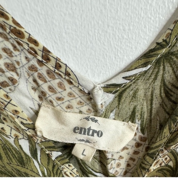 Cute Romper ~ Pineapple print 🍍 ~ Size L - Picture 3 of 3